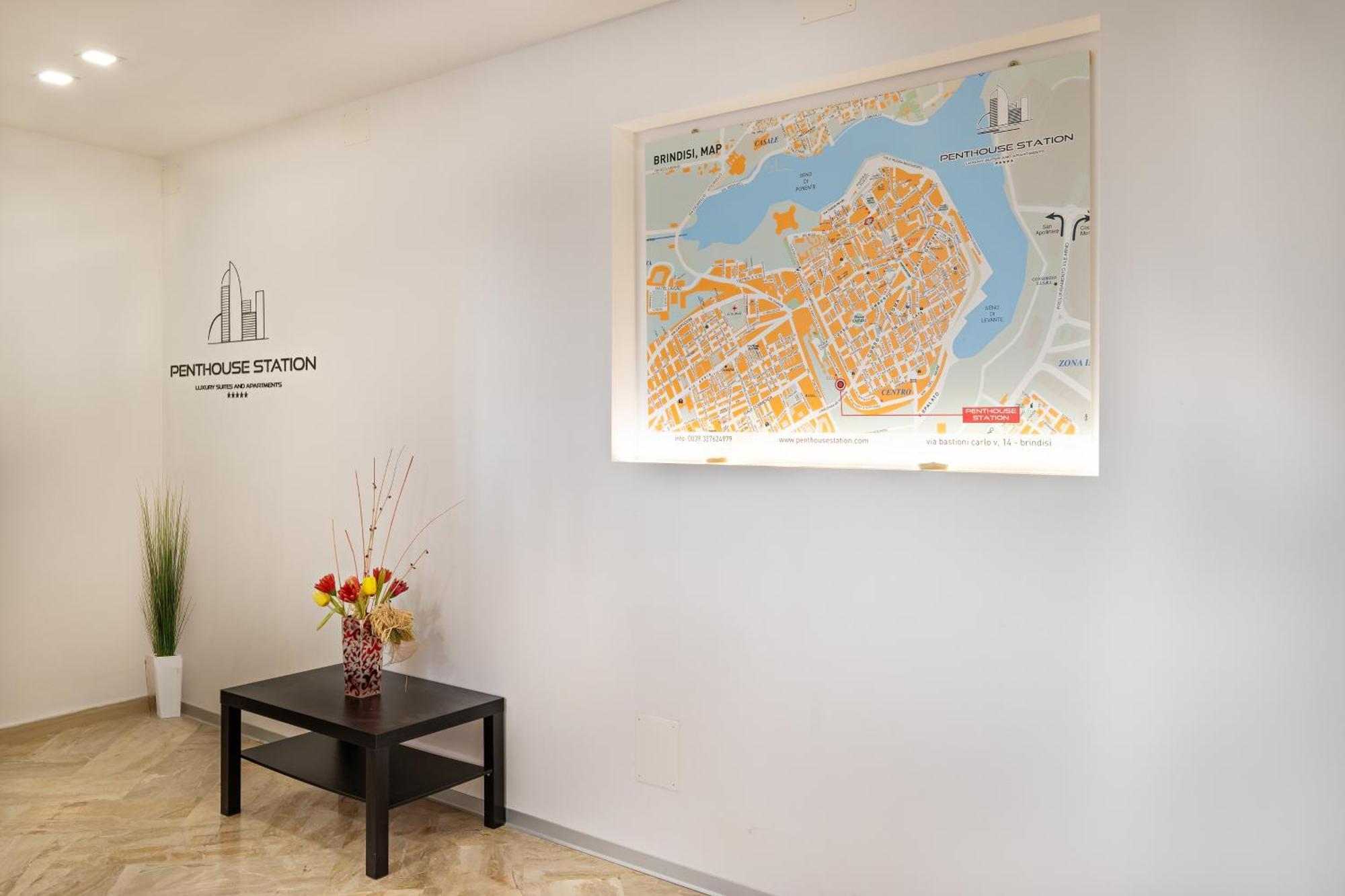 Penthouse Station Luxury Apts Le Dimore Бриндизи Екстериор снимка