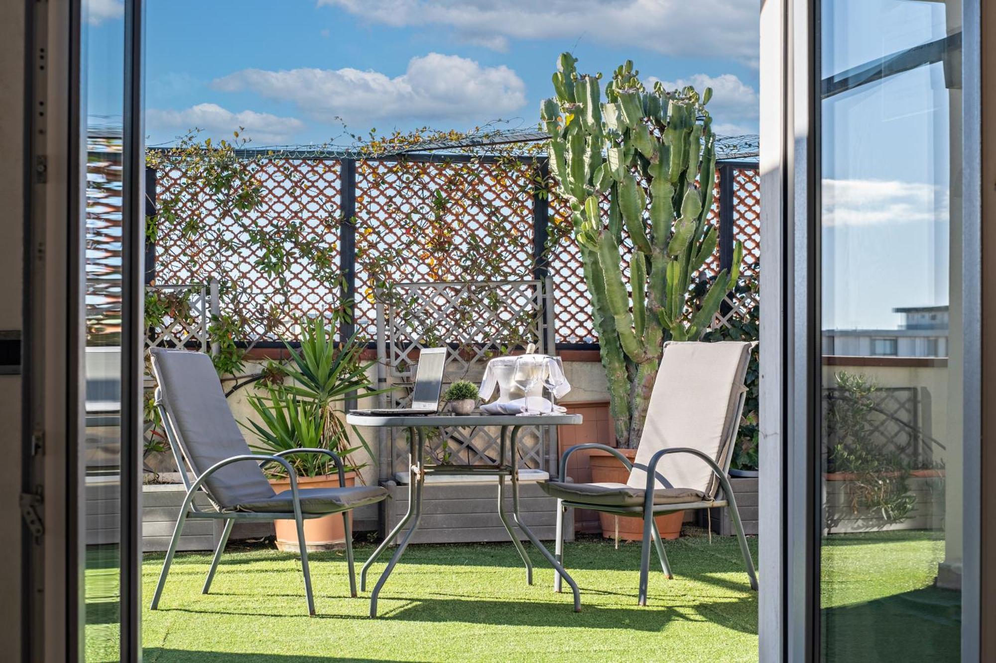 Penthouse Station Luxury Apts Le Dimore Бриндизи Екстериор снимка